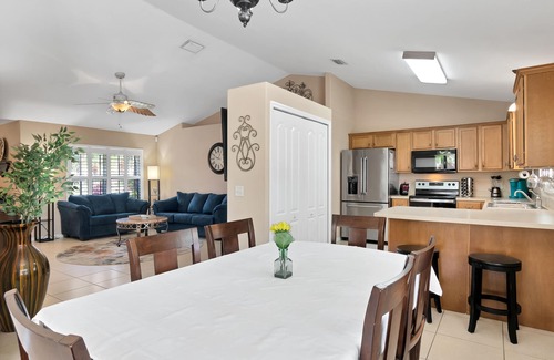 Sebastian Highlands House | 🍹🌞 Getaway Paradise! Heated Pool, TV Patio, Fenced, Wifi, Near Beaches!