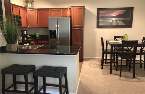 Paradise Valley Village Condo | Getaway -Relaxing, Clean and Simply Decorated 2nd Floor Condo -30 days minimum