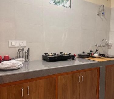 Bhagsu Nag Apartment | Getaway Stays-Rooms with private kitchen-Dharamkot