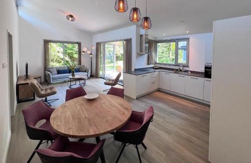 Dirkshorn House | Getaway with Garden & Comfort
