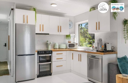 Byron Bay Apartment | Getawayz NSW - 'Laduma' - 1 minute walk to Belongil Beach