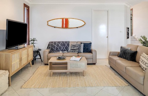 Kiama Downs House | Getawayz NSW - Wallys World - Complete Beachfront at Jones Beach