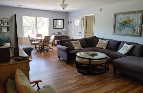 Saint Helena Island House | Gettin' Frippsy - Four Bedroom House, Sleeps 10