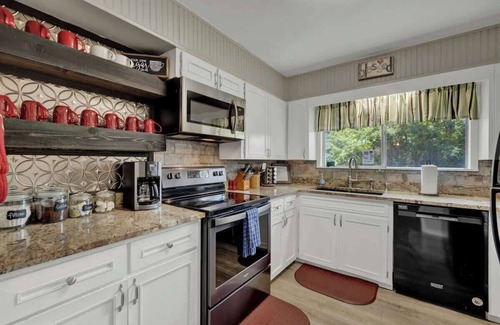 New Braunfels House | Gettin' Guada-loopy! Hot Tub& Riverfront