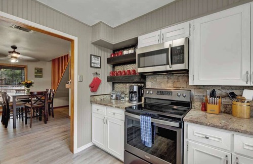 New Braunfels House | Gettin' Guada-loopy! Hot Tub& Riverfront