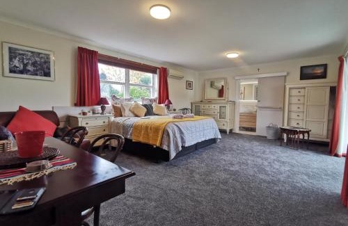 Rotorua Bed & Breakfast | Geyser Lookout BnB