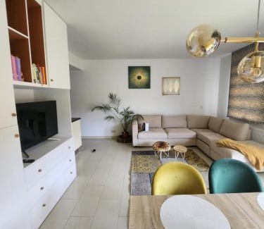 Ganshoren Apartment | Gezellig verblijf met balkon