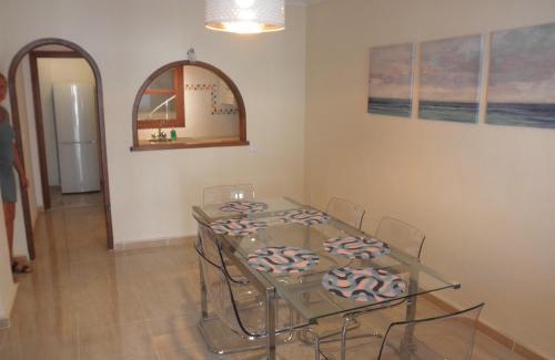 El Chaparral Apartment | Gezellige ruime woning, twee verdiepingen