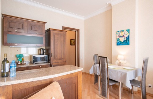 Vake Apartment | GG Home - Charming Georgian - style 2BR in Vake