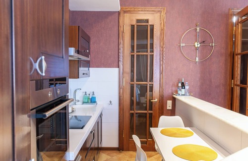 Vake Apartment | GG Home – Spacious 3BR Hideaway by Mziuri Park