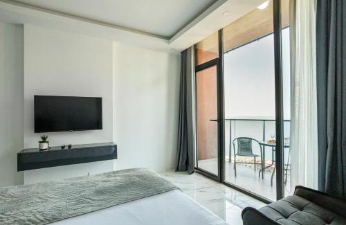 New Boulevard Apartment | GG LuxLiving at Panorama Beach