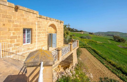 Kercem House | Ghar Ilma IV - Santa Luċija Holiday Home