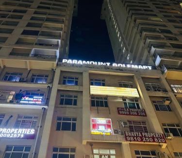 Greater Noida Bed & Breakfast | GHAR near expo mart With a City-View balcony