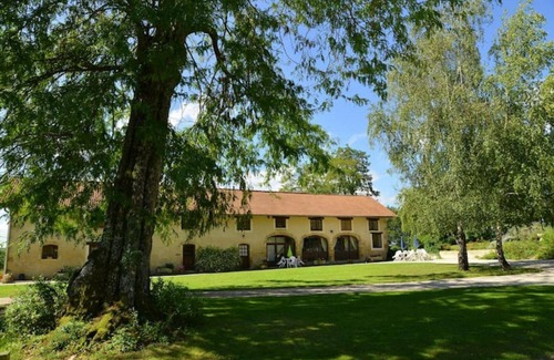Monpardiac House | Ghibli, lake view in beautiful estate with swimming pool
