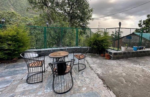 Sidhpur Bed & Breakfast | Ghonslaa Kharota
