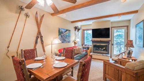 Telluride House | Ghostriders 5 by AvantStay 2 Bedroom Condo Near Main Street Hiking Skiing STR permit 3571