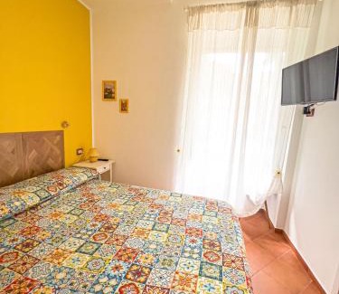 Historical Center House | Giallo Napoli