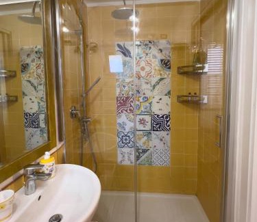 Historical Center House | Giallo Napoli