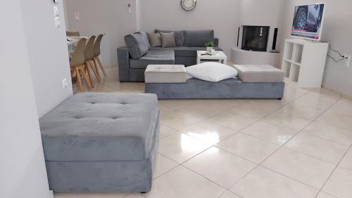 Spata-Artemida Apartment | Gianni & Sophia airport house