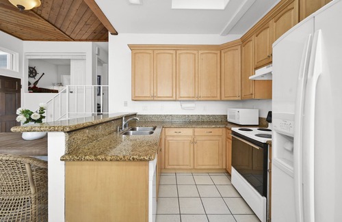 Balboa Peninsula House | Giant Oceanfront Duplex on 41st w/Patio on Sand