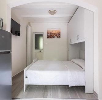 Historic Center Apartment | Giardini Margherita White Studio by Wonderful Italy