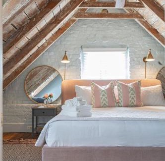 Harleston Village House | Gibbon House at Casa Zoe