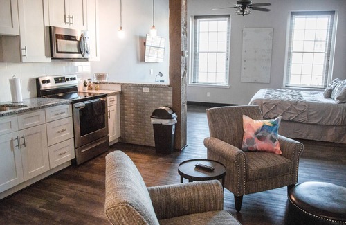 Staunton Hotel | Gibson's Warehouse