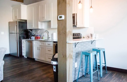 Staunton Hotel | Gibson's Warehouse