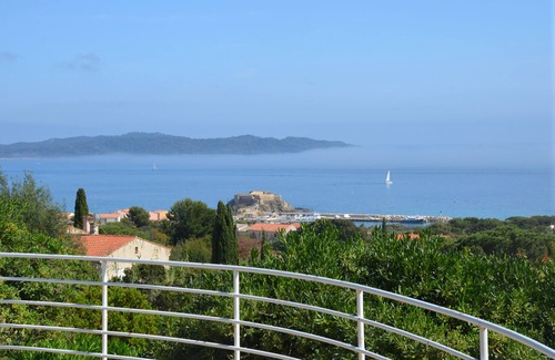 Giens House | Giens peninsula, panoramic view of Porquerolles