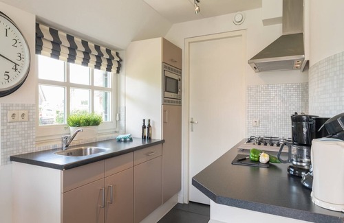 Wanneperveen Villa | Giethoorn Villa with Modern Touch
