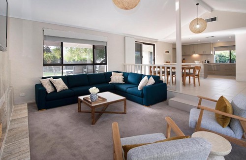 Dunsborough House | GIFFORD HOUSE