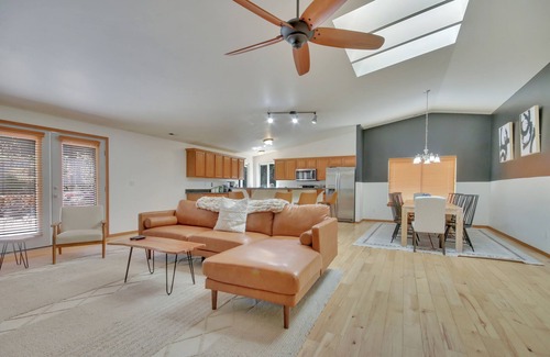 Artondale House | Gig Harbor Haven- Brand New Hot Tub, Seclusion & Scenic Views of Nature!