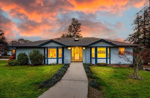 Freeland House | Gigantic 6b3b Home | Water View+Hot Tub+Game Room