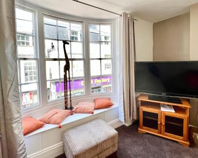Weymouth Apartment | Gigi's Place