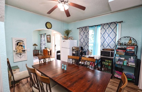 Galveston House | GiGi’s Place Bed and Breakfast - Lighthouse room