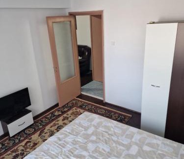 Giurgiu Apartment | Gil&Ray Lucxury