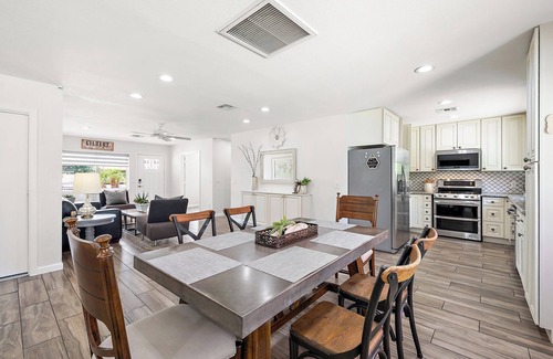 Gilbert House | Gilbert Home, Walk to Downtown, Restaurants, Nightlife 10+ location!