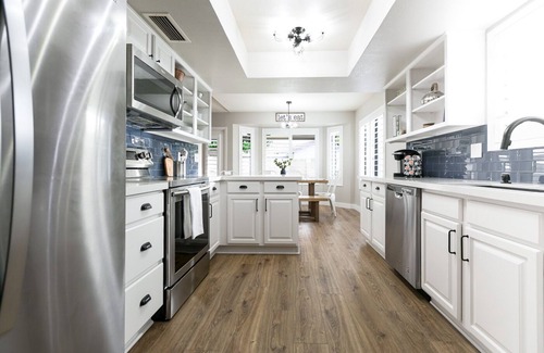 Meadows House | Gilbert Oasis: Pool, Putting Green & Near DT!
