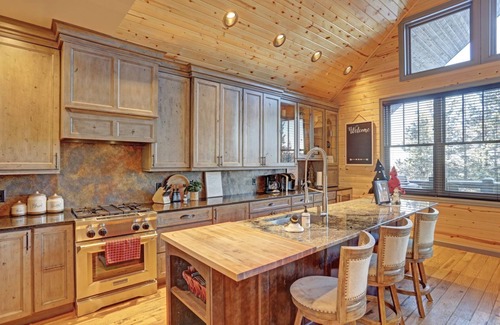 Deadwood House | Gilded Buffalo - Outdoor Fireplace, hot tub, Pet Friendly!