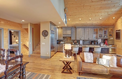 Deadwood House | Gilded Buffalo - Outdoor Fireplace, hot tub, Pet Friendly!