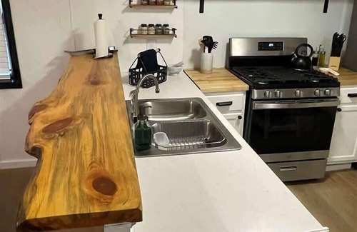 Ruidoso House | Gilia Cabin Summary: