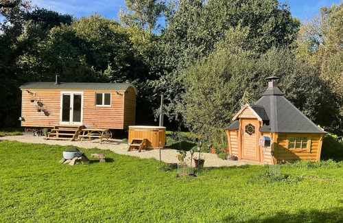 Helford Passage Cabin | Gillan Creek Retreat is set in a private meadow on the Lizard Peninsula