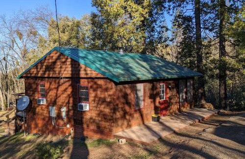 Pinehurst Ski Chalet | Gilmore Cabin