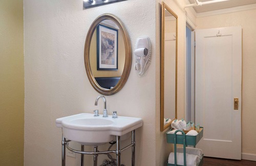 Ketchikan Hotel | Gilmore Hotel, Trademark Collection by Wyndham
