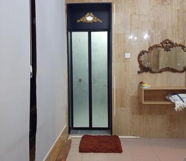 Eski Lara Apartment | Gilmour House
