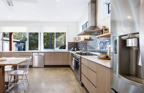 Callala Beach House | Ginger's - Pet Friendly - 4 Min Walk to Beach