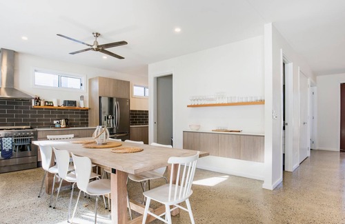 Callala Beach House | Ginger's - Pet Friendly - 4 Min Walk to Beach