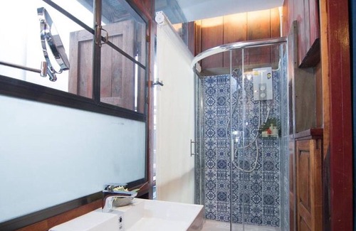 Nai Wiang Hotel | Gingerbread House B&B