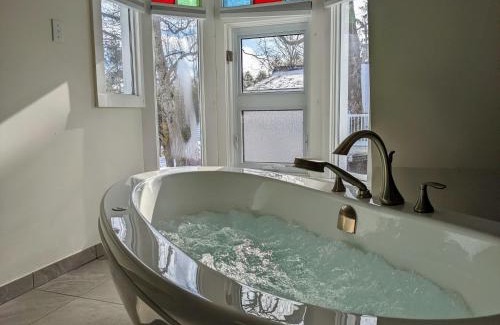 Wolfville Bed & Breakfast | Gingerbread House Inn - We Are Open - Winter, Spring, Summer and Fall