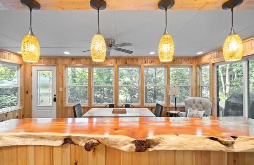 Newland House | Gingercake Mtn Cottage At Linville Gorge - Wood Burning Fireplace